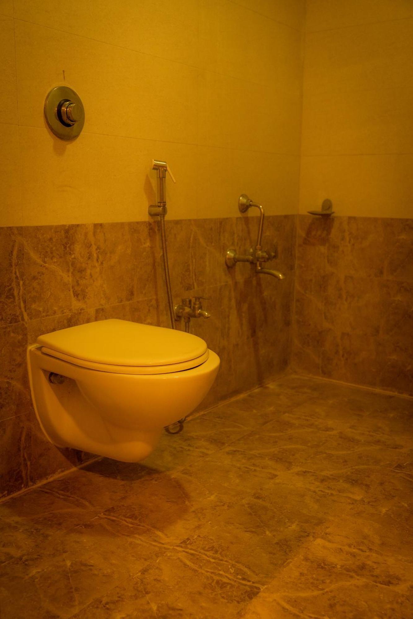 The Flamboyant Natraj Hotel Bharuch ภายนอก รูปภาพ